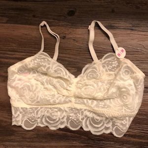 NWT Victoria’s Secret Lace Bralette